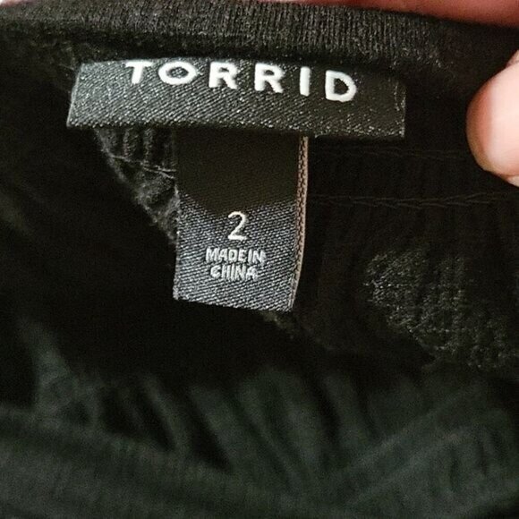 TORRID Women's Plus Size 2 Blouse Cutout Relaxed Casual Lightweight Flowy Sleeve - Picture 5 of 6